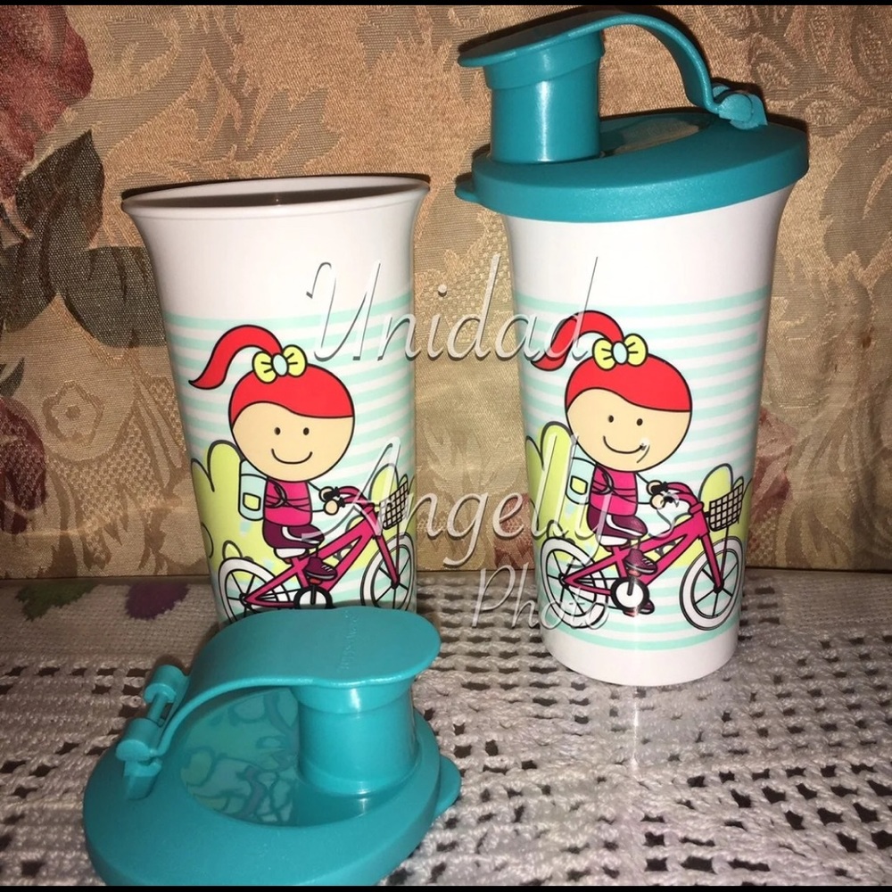 Tupperware cups